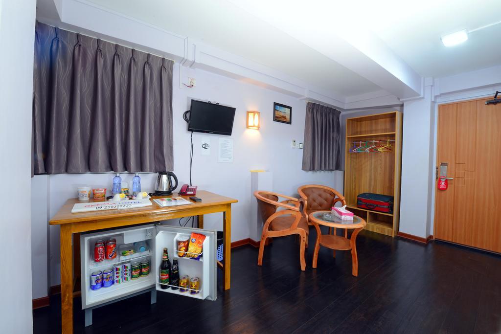 Okkala Hotel Γιανγκόν Εξωτερικό φωτογραφία