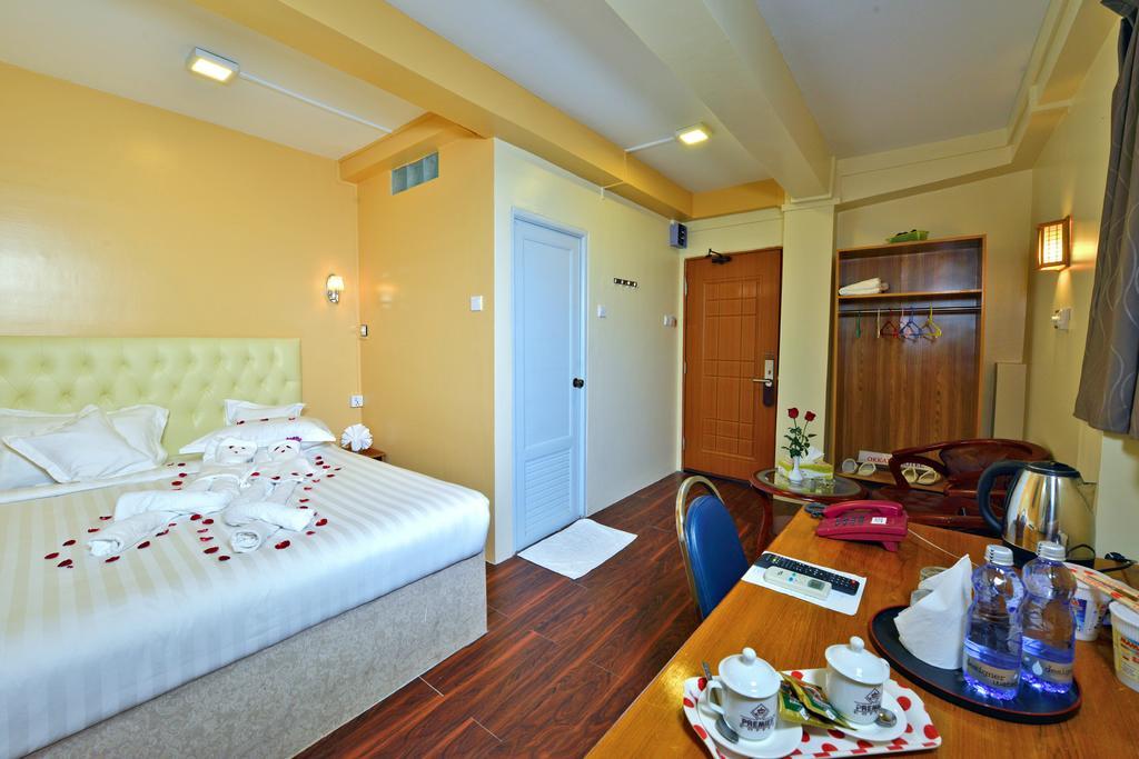 Okkala Hotel Γιανγκόν Εξωτερικό φωτογραφία